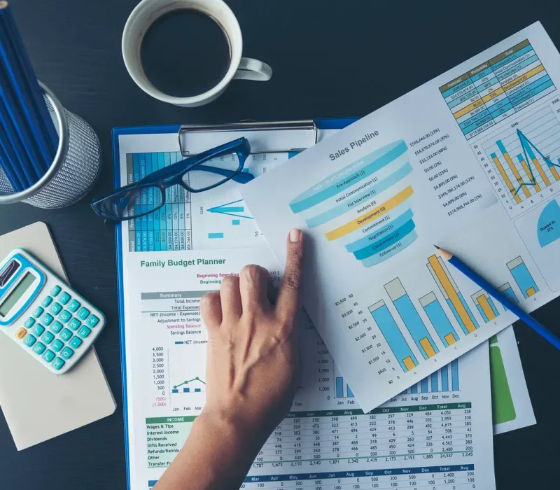 Accounting for Marketing Agencies financial reports and charts analysis